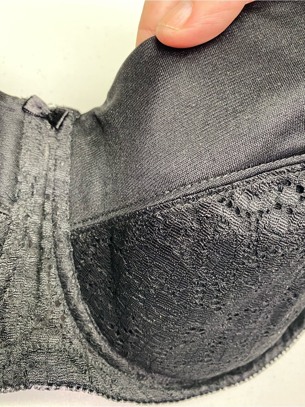 Wonderbra Black Lace Panel Bra Style 1938 Size 44D *P1042